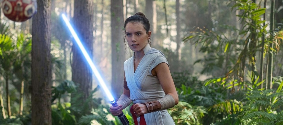 Rey se alia à Resistência e passa a treinar para ser uma Jedi — Foto: Reprodução/IMDb