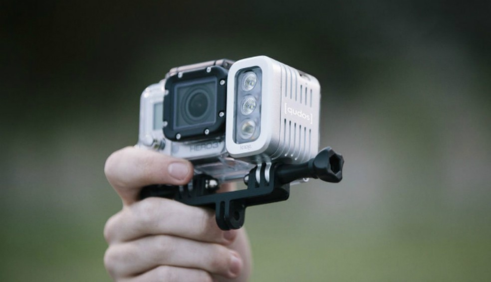 Qudos é um dos flashs mais usados por quem tem GoPro — Foto: Divulgação/Knog