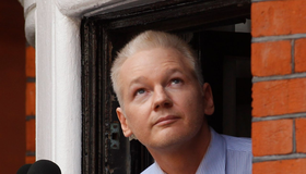 Assange se declara culpado em acordo com os EUA e ficará livre na Austrália