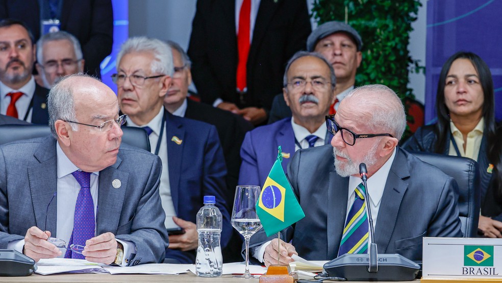 Ministro das Relações Exteriores, Embaixador Mauro Vieira, e o Presidente Luiz Inácio Lula da Silva — Foto: Ricardo Stuckert / PR