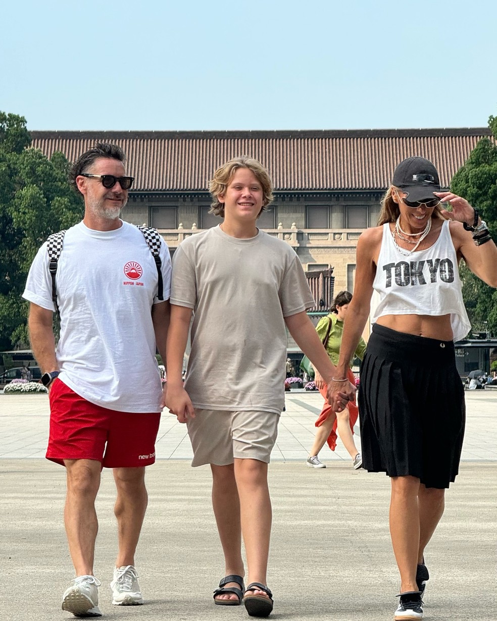 Adriane Galisteu com marido, Alexandre Iodice, e filho Vittorio Iodice — Foto: Reprodução/Instagram