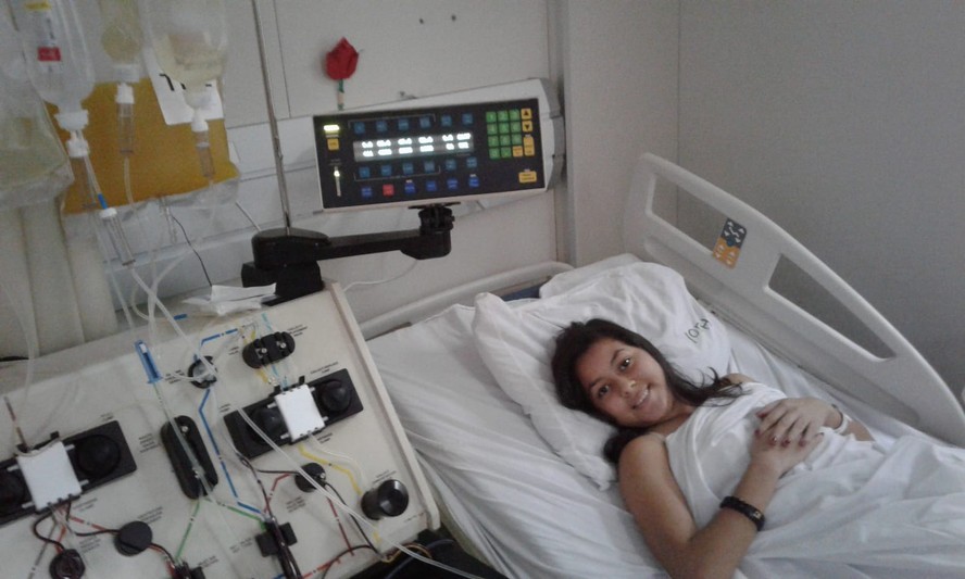 Bianca foi diagnosticada com neuromielite óptica (NMO) aos 18 anos, após série de exames