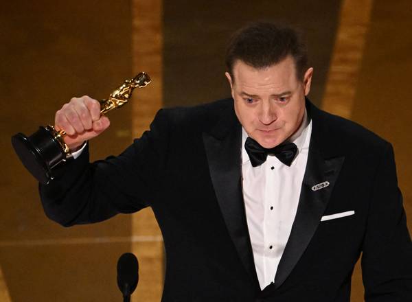 Brendan Fraser conquista o Oscar de melhor ator