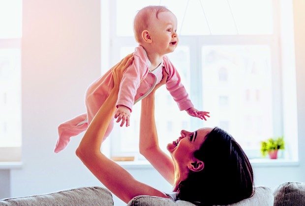 Mãe com bebê (Foto: Thinkstock)