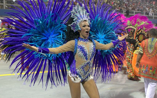 Princesa de bateria da Colorado do Brás, Yasmim Lagatra