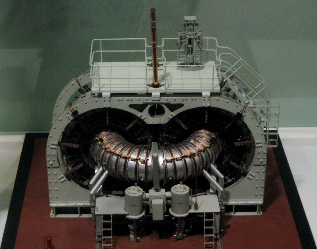 ZETA, modelo experimental de reator de fusão nuclear (Foto: Flickr/Timitrius/Creative Commons)