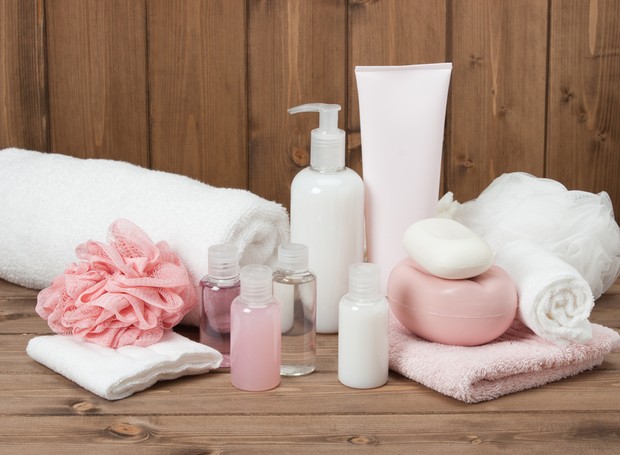 Use seus cosméticos favoritos e fique ainda mais cheiroso  (Foto: Thinkstock)