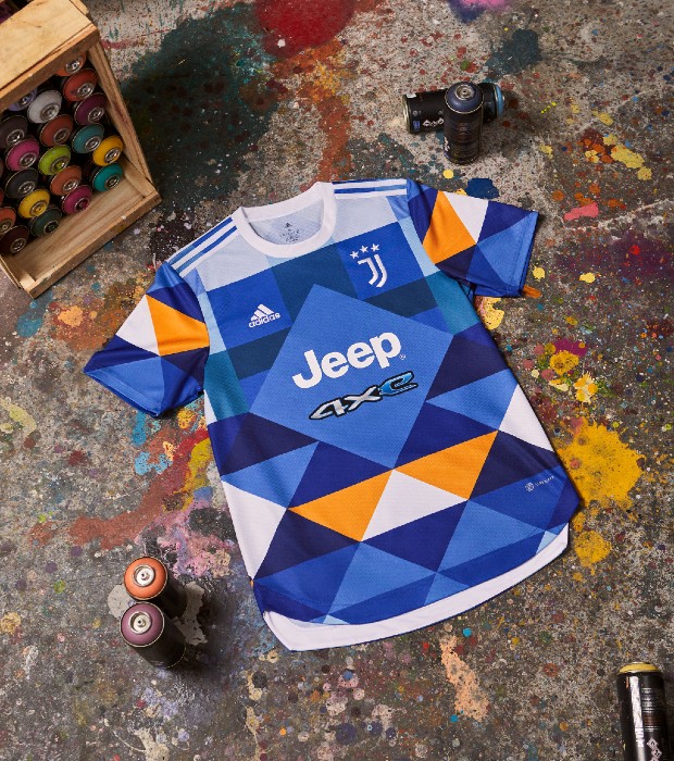 Camisa da Juventus em colaboração com Kobra (Foto: Divulgação)