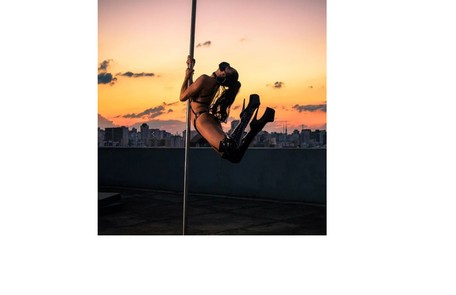 Ela tem uma casa de espetáculos de pole dance em São Paulo Divulgação