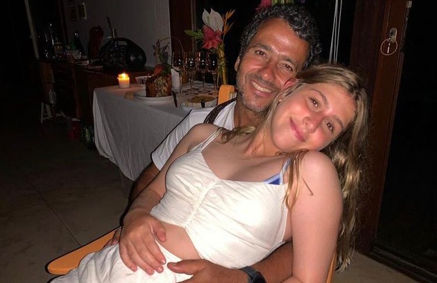 Marcos Palmeira é pai de Julia, que completará 15 anos no mês que vem. Ela é fruto do relacionamento do ator com a diretora Amora Mautner (Foto: Reprodução/Instagram)
