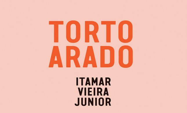 "Torto Arado", um dos livros  mais falados (e premiados) do ano passado,  de Itamar Vieira Junior,  deve virar filme ou série