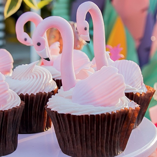 Cupcakes decorados com flamingos (Foto:  FELIPE LESSA)