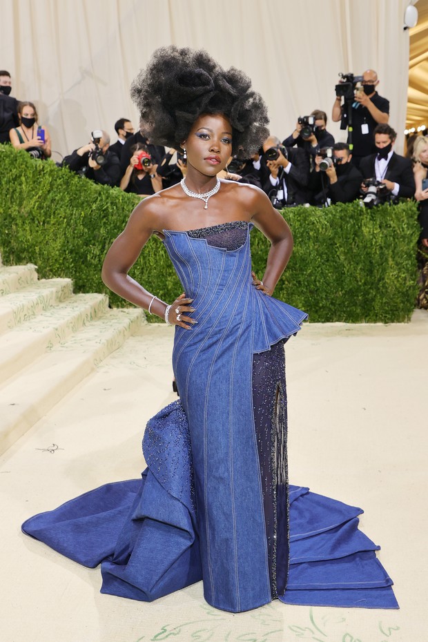 NEW YORK, NEW YORK - SEPTEMBER 13: Lupita Nyong'o  attends The 2021 Met Gala Celebrating In America: A Lexicon Of Fashion at Metropolitan Museum of Art on September 13, 2021 in New York City. (Photo by Mike Coppola/Getty Images) (Foto: Getty Images)