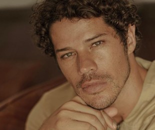 José Loreto fará nova novela de Rosane Svartman | Vinicius Mochizuki