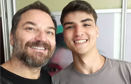 Filho do ator Licurgo (que antes assinava Licurgo Spínola), Caian Zattar estará na nova temporada de 'Malhação'. Ele viverá o 'bad boy' Artur, conhecido como Tatoo Reprodução Instagram