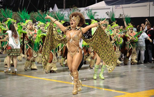  Viviane Araújo, Rainha de Bateria da Mancha Verde