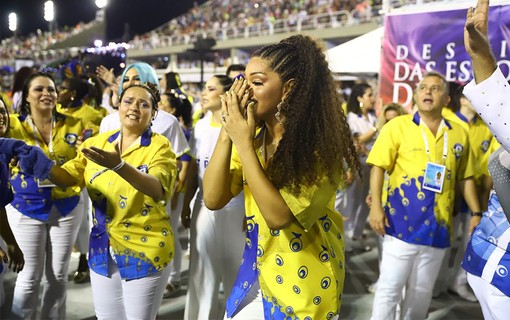 Juliana Alves prestigia a Unidos da Tijuca