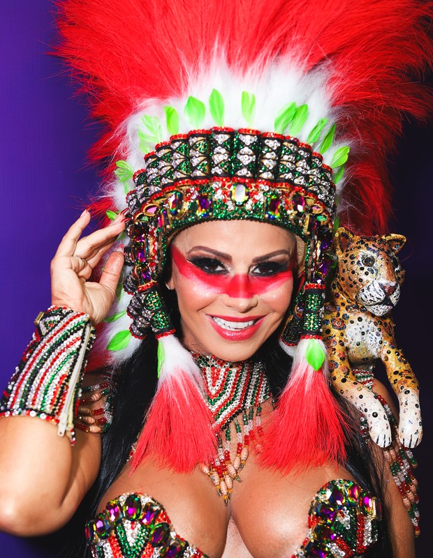 Viviane Araújo pronta para desfile do Salgueiro na Sapucaí (Foto: Márcio Ribeiro)