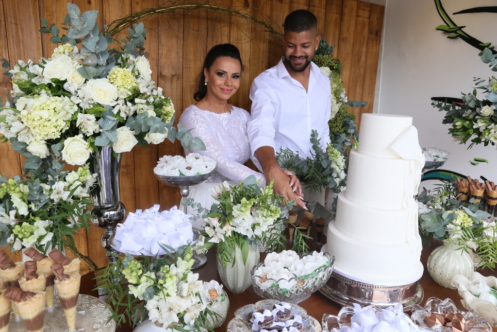 Viviane Araújo e Guilherme Militão se casam no Rio (Foto: AgNews / Anderson Borde)