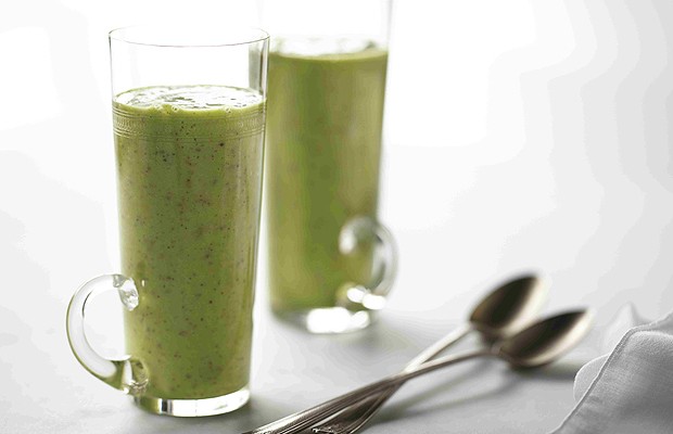 Suco verde de pêssego para ganho de energia (Foto: Divulgação)