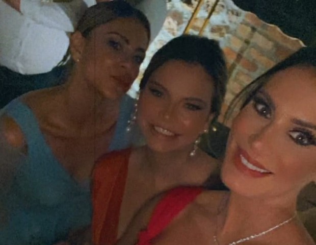 Gisela Saback, Milena Toscano e Stephanie Kopenhagen no casamento de Carol Celico e Eduardo Scarpa (Foto: Reprodução/Instagram)