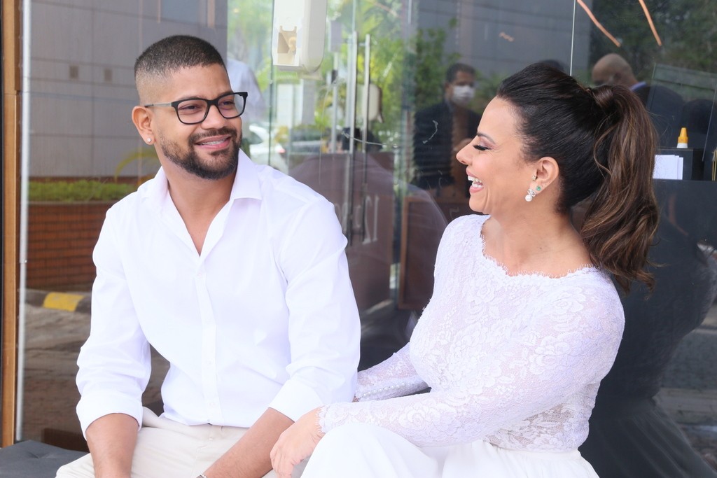 Viviane Araújo e Guilherme Militão se casam no Rio (Foto: AgNews / Anderson Borde)