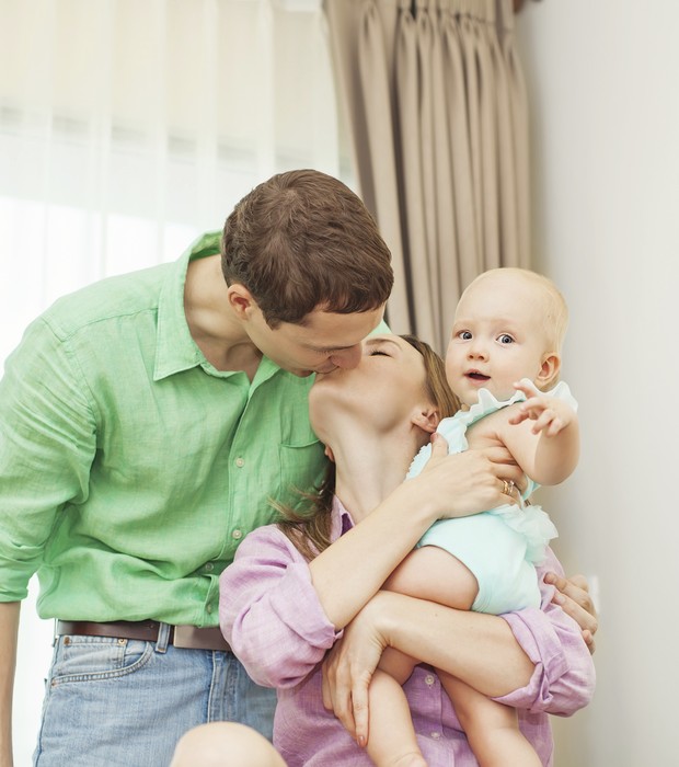 Casal se beijando (Foto: Thinkstock)