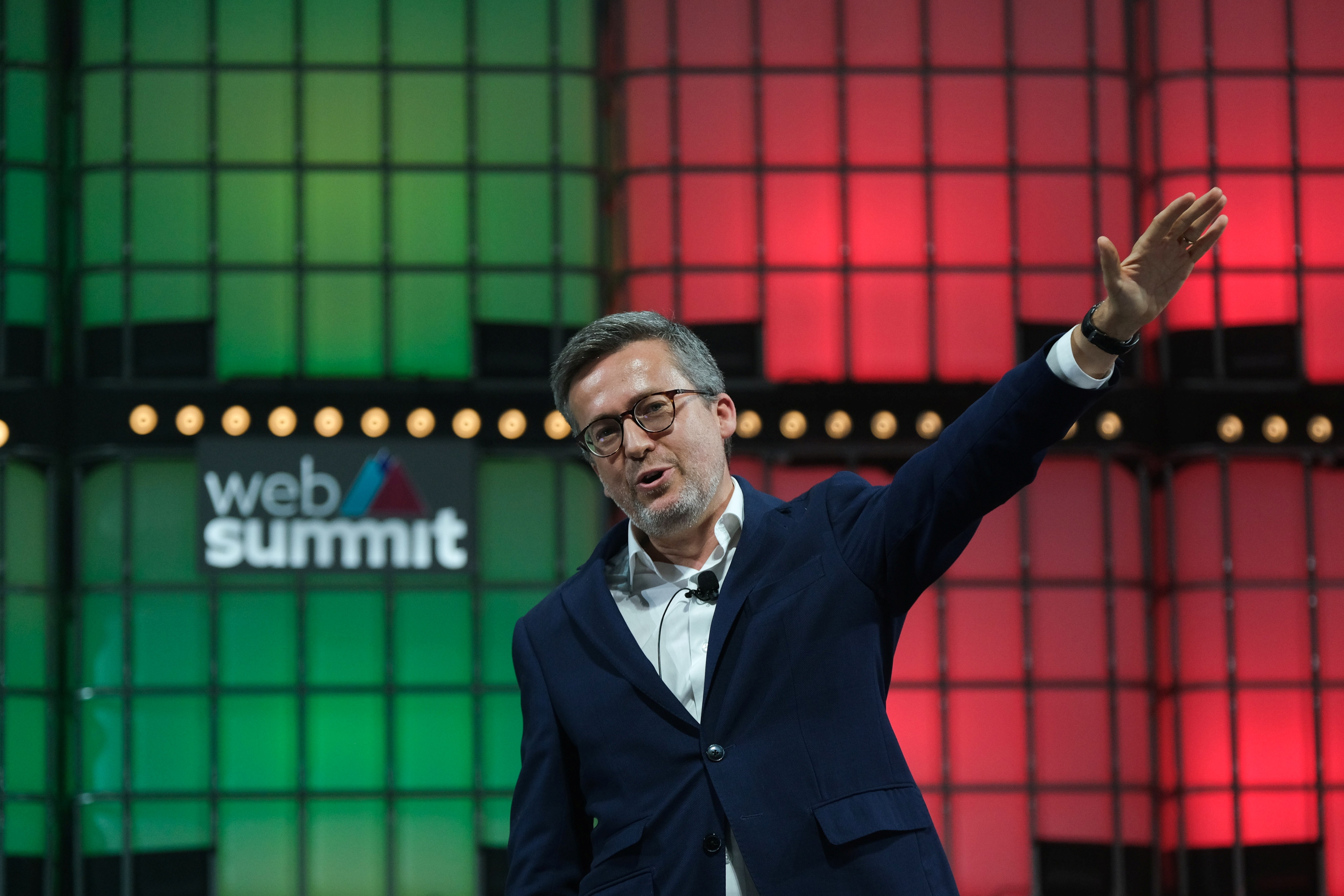 Carlos Moedas, prefeito de Lisboa, discursa na Web Summit, em Portugal