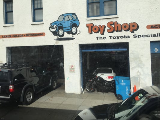 Photo of Toy Shop - San Francisco, CA, US. Huh. Thought they're closed Sat / Sun...