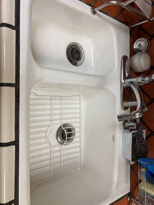 Photo of Richyelle's Cleaning - Daly City, CA, US. Kitchen sink