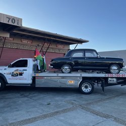 Wallys Towing