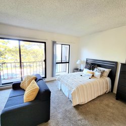 Lakewood Apartments At Lake Merced