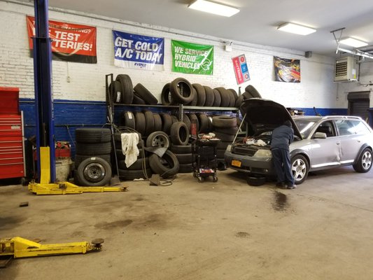 Photo of L & B Auto Repair - Brooklyn, NY, US.