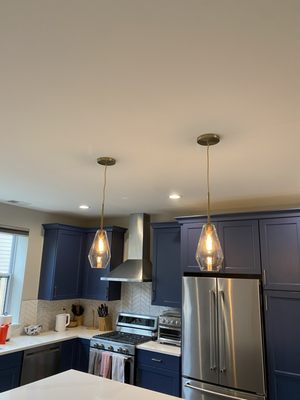 Photo of Chicago Handy - Chicago, IL, US. Kitchen Pendants Installation