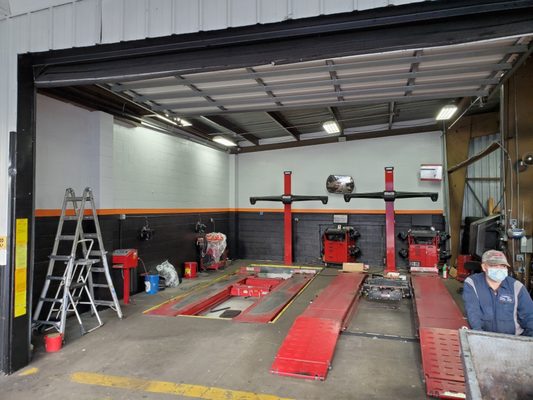 Photo of Larkins Bros Tire Company - San Francisco, CA, US. Clean alignment racks
Call because appointments needed