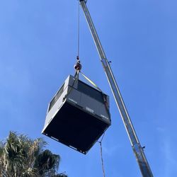 A Toucan Crane