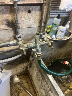 Photo of Fast Response Plumbing & Rooter - San Francisco, CA, US. Before of old leaky faucet.