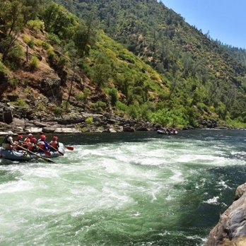 Rafting down the Tuolumne River 1 day trip