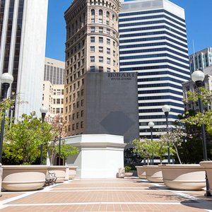 SF Financial District's Outdoor Spaces and Rooftops