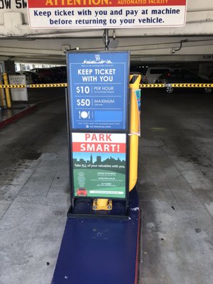 Photo of Pier 39 Parking Garage - San Francisco, CA, US. Took away validation.  This was Saturday, July 18, 2020. Way to attract customers to the Pier. Ridiculous. Probably govt owned.