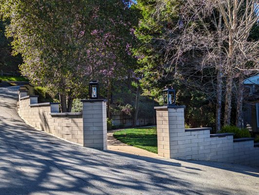 Photo of GCSF Pavers & Landscape - Burlingame, CA, US. Melville Block and cap.