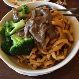 Photo of White Elephant Restaurant - South San Francisco, CA, United States. Fried noodles with beef and broccoli