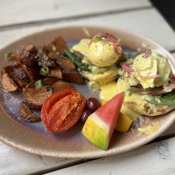 Pork belly Benny with truffle lemon potatoes