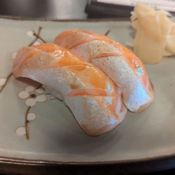 Salmon belly nigiri so yummy