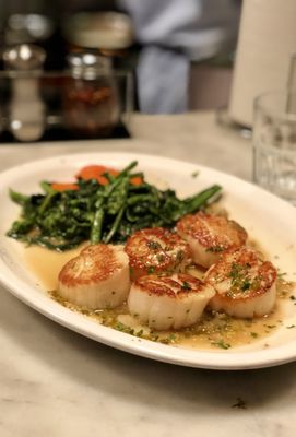 Photo of Sotto Mare - San Francisco, CA, US. scallop saute