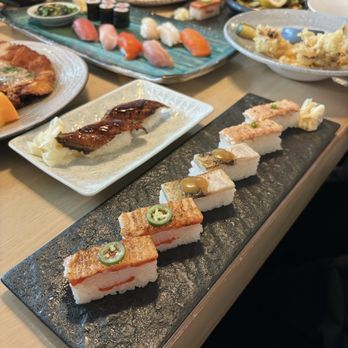 Oshi sampler and two pieces of unagi nigiri