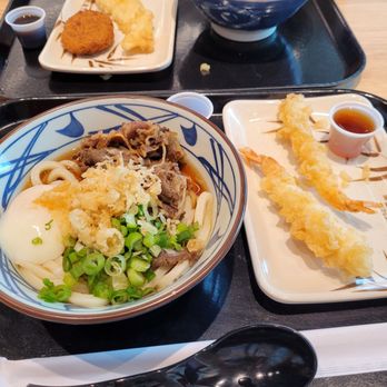 Nikutama udon & 2 shrimp tempura