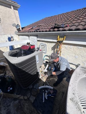 Photo of Redwire HVAC - Burlingame, CA, US. Condenser unit replacement. AC repair