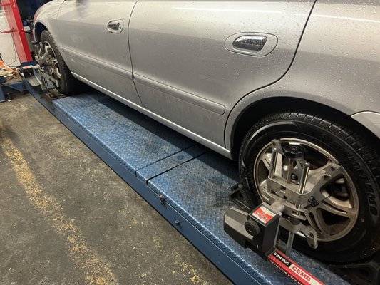 Photo of Cesar’s tires - Daly City, CA, US. Wheel alignment