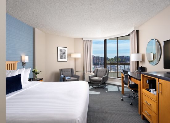 Photo of Inn at Laurel Point - Victoria, BC, CA. Laurel Wing Guestroom King